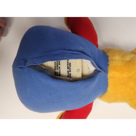 Vintage Talking Winnie The Pooh Battery Powered Sitting Pooh Bear Plush 11" - Picture 4 of 6